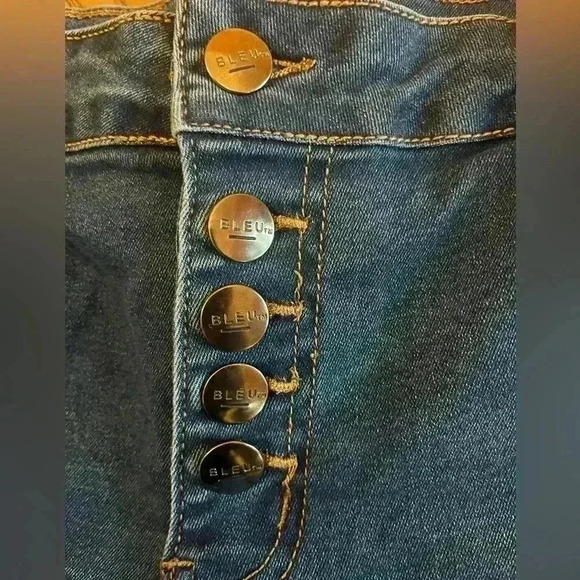 Bleu Denim & Design Co Cut-Off Shorts Button Fly Sz 12 Stretchy raw hem like new - Picture 3 of 8